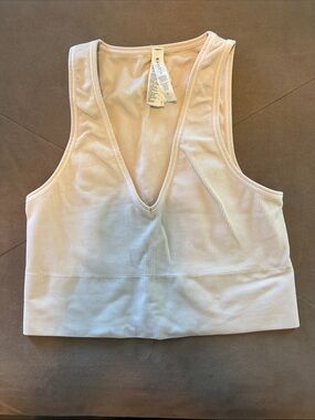 Athleta cream Ribbed V-Neck Sports Bra Top